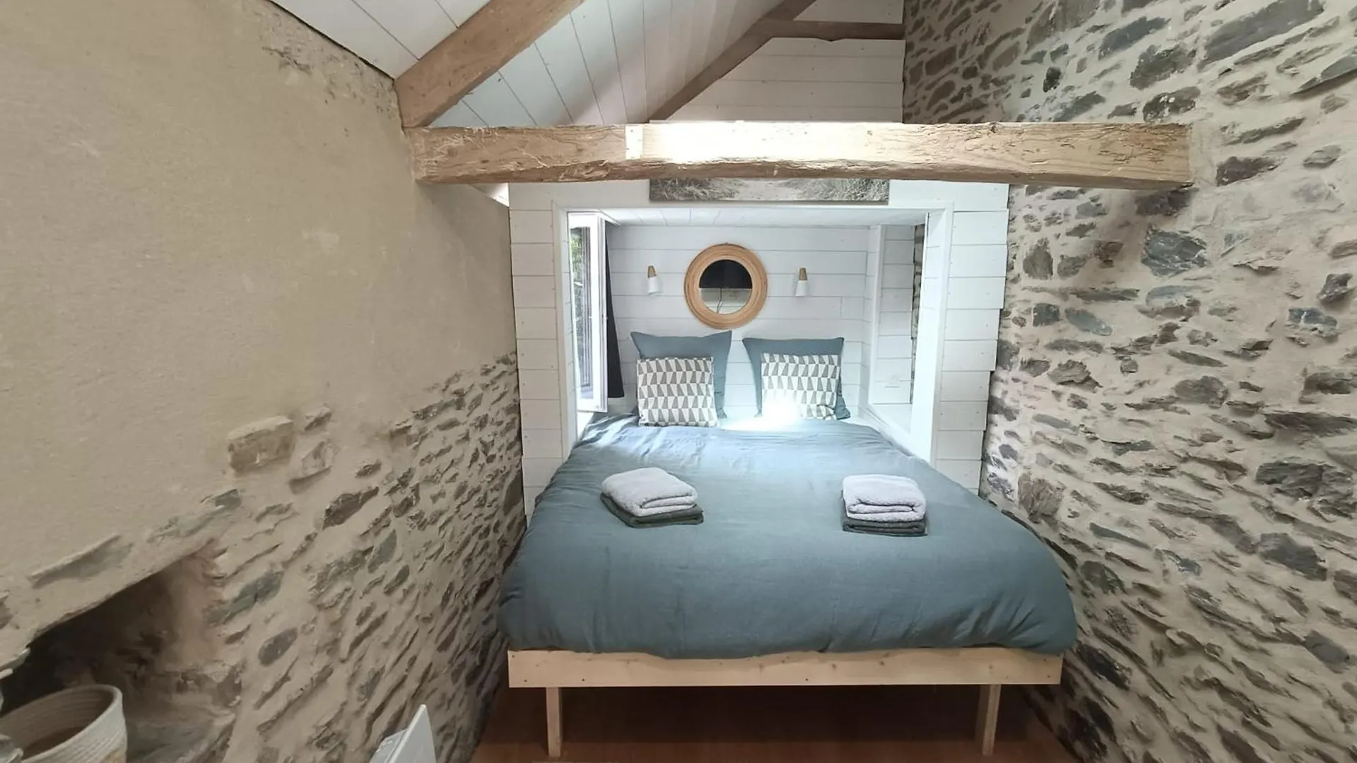 La Seigneurie Des Ondes Hotel Saint-Benoit-des-Ondes 0*,  France